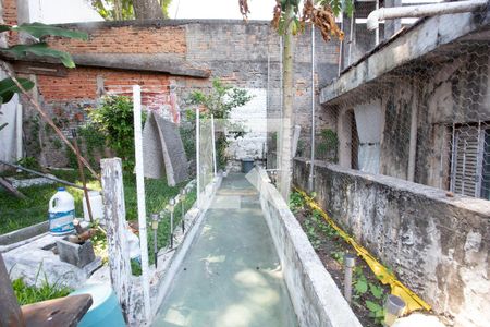 Casa à venda com 250m², 5 quartos e 4 vagas Casa à venda com 250m², 5 quartos e 4 vagasQUINTAL