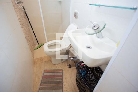 Casa à venda com 250m², 5 quartos e 4 vagas Casa à venda com 250m², 5 quartos e 4 vagasBANHEIRO QUARTO 2