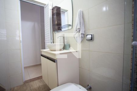 Casa à venda com 250m², 5 quartos e 4 vagas Casa à venda com 250m², 5 quartos e 4 vagasBANHEIRO