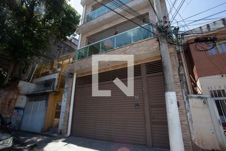 Casa à venda com 250m², 5 quartos e 4 vagas Casa à venda com 250m², 5 quartos e 4 vagasFACHADA