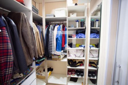 Casa à venda com 250m², 5 quartos e 4 vagas Casa à venda com 250m², 5 quartos e 4 vagasQUARTO 3