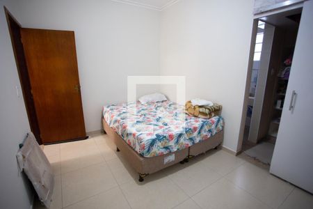 Casa à venda com 250m², 5 quartos e 4 vagas Casa à venda com 250m², 5 quartos e 4 vagasQUARTO 3