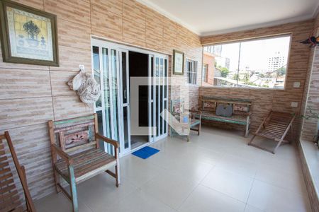 Casa à venda com 250m², 5 quartos e 4 vagas Casa à venda com 250m², 5 quartos e 4 vagasVARANDA 1