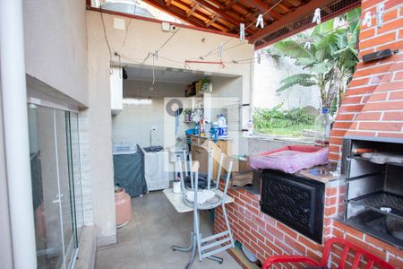 Casa à venda com 250m², 5 quartos e 4 vagas Casa à venda com 250m², 5 quartos e 4 vagasÁREA DE SERVIÇO