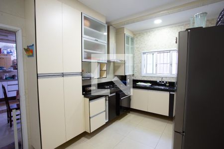 Casa à venda com 250m², 5 quartos e 4 vagas Casa à venda com 250m², 5 quartos e 4 vagasCOZINHA