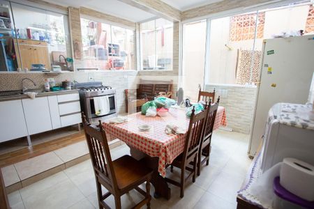 Casa à venda com 250m², 5 quartos e 4 vagas Casa à venda com 250m², 5 quartos e 4 vagasÁREA GOURMET