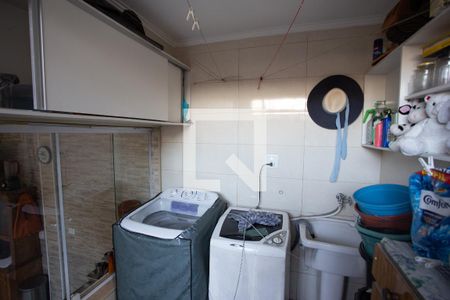 Casa à venda com 250m², 5 quartos e 4 vagas Casa à venda com 250m², 5 quartos e 4 vagasÁREA DE SERVIÇO