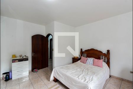 Casa à venda com 258m², 4 quartos e 3 vagas Casa à venda com 258m², 4 quartos e 3 vagasQuarto 2