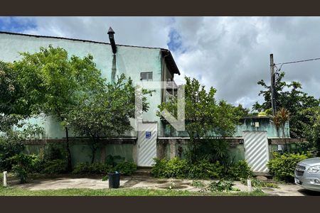 Casa à venda com 176m², 2 quartos e 2 vagas Casa à venda com 176m², 2 quartos e 2 vagasFachada