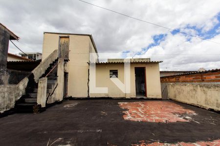Casa à venda com 174m², 4 quartos e 1 vaga Casa à venda com 174m², 4 quartos e 1 vagaVaranda