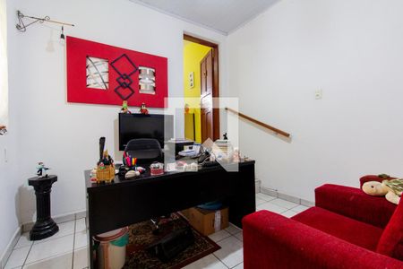 Casa à venda com 174m², 4 quartos e 1 vaga Casa à venda com 174m², 4 quartos e 1 vagaEscritório