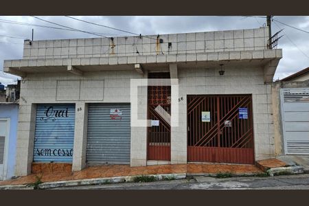 Casa à venda com 174m², 4 quartos e 1 vaga Casa à venda com 174m², 4 quartos e 1 vagaFachada