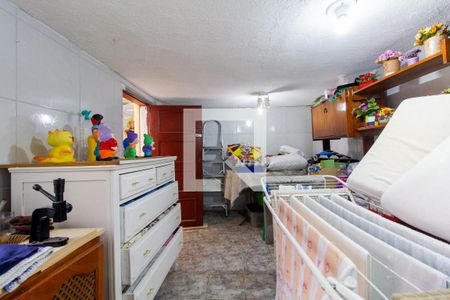 Casa à venda com 174m², 4 quartos e 1 vaga Casa à venda com 174m², 4 quartos e 1 vagaQuartinho da bagunça