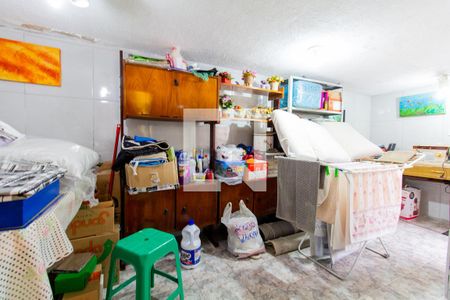 Casa à venda com 174m², 4 quartos e 1 vaga Casa à venda com 174m², 4 quartos e 1 vagaQuartinho da bagunça