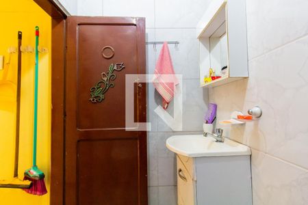 Casa à venda com 174m², 4 quartos e 1 vaga Casa à venda com 174m², 4 quartos e 1 vagaBanheiro 2