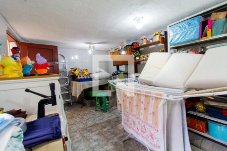 Casa à venda com 174m², 4 quartos e 1 vaga Casa à venda com 174m², 4 quartos e 1 vagaQuartinho da bagunça