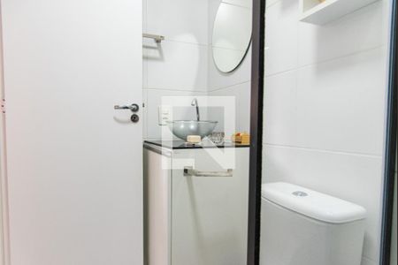Apartamento à venda com 35m², 2 quartos e sem vaga Apartamento à venda com 35m², 2 quartos e sem vagaBanheiro