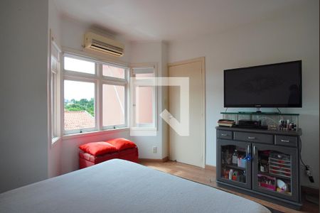 Casa à venda com 280m², 4 quartos e 4 vagasSuíte 1 - Segundo Andar