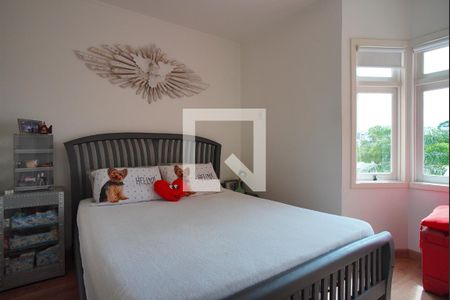 Casa à venda com 280m², 4 quartos e 4 vagasSuíte 1 - Segundo Andar