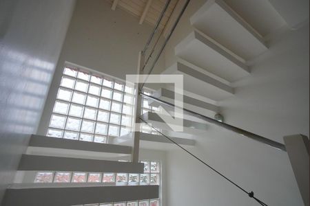 Casa à venda com 280m², 4 quartos e 4 vagasEscada - Terceiro Andar