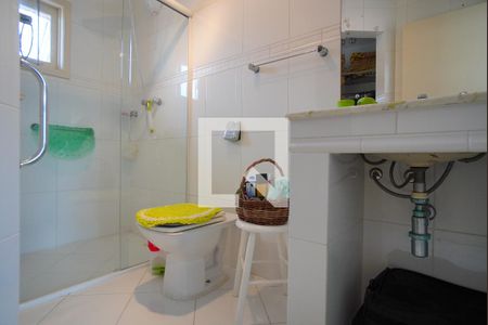 Casa à venda com 280m², 4 quartos e 4 vagasBanheiro da Suíte 2 - Segundo Andar