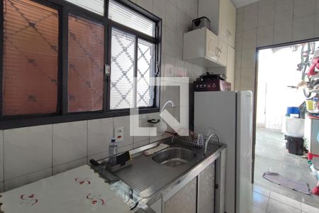 Casa à venda com 140m², 5 quartos e 4 vagasEdícula - Cozinha