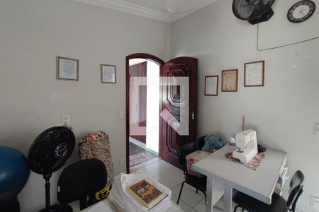 Casa à venda com 140m², 5 quartos e 4 vagasEscritório