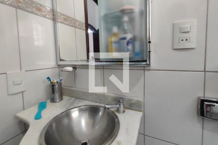 Casa à venda com 140m², 5 quartos e 4 vagasBanheiro Social