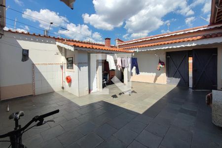 Casa à venda com 140m², 5 quartos e 4 vagasQuintal - Edícula