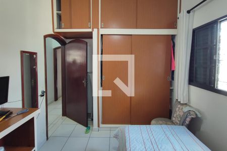 Casa à venda com 140m², 5 quartos e 4 vagasQuarto 3