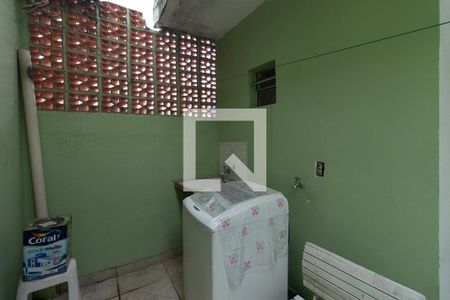 Casa à venda com 210m², 3 quartos e 2 vagas Casa à venda com 210m², 3 quartos e 2 vagasÁrea de Serviço