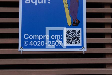 Casa à venda com 210m², 3 quartos e 2 vagas Casa à venda com 210m², 3 quartos e 2 vagasPlaca