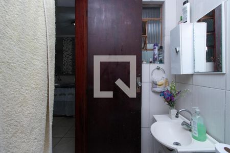 Casa à venda com 210m², 3 quartos e 2 vagas Casa à venda com 210m², 3 quartos e 2 vagasBanheiro 2