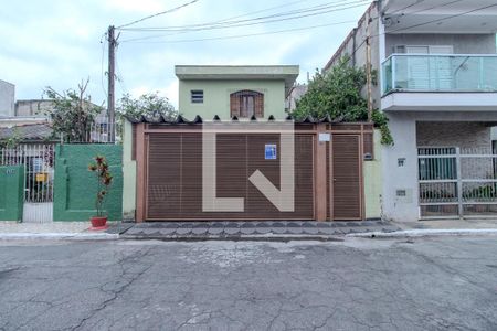 Casa à venda com 210m², 3 quartos e 2 vagas Casa à venda com 210m², 3 quartos e 2 vagasFachada