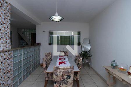 Casa à venda com 210m², 3 quartos e 2 vagas Casa à venda com 210m², 3 quartos e 2 vagasCopa