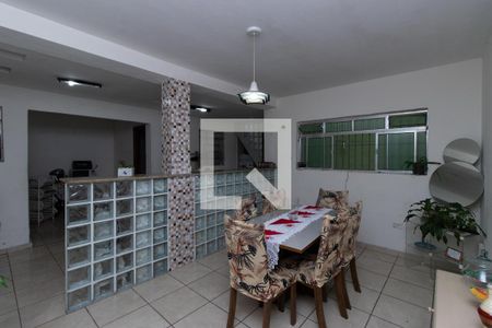 Casa à venda com 210m², 3 quartos e 2 vagas Casa à venda com 210m², 3 quartos e 2 vagasCopa