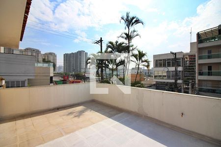 Casa à venda com 260m², 2 quartos e 2 vagasSuíte 2 Varanda