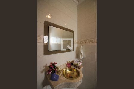 Casa à venda com 260m², 2 quartos e 2 vagasLavabo