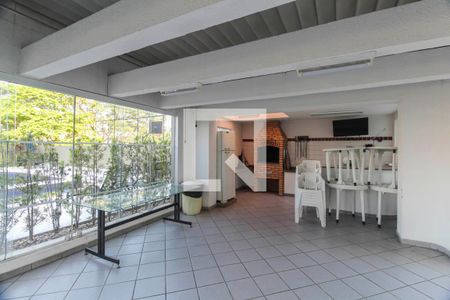 Apartamento à venda com 136m², 4 quartos e 2 vagas Apartamento à venda com 136m², 4 quartos e 2 vagasÁrea comum - Churrasqueira