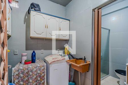 Casa à venda com 210m², 5 quartos e 4 vagasÁrea de Serviço