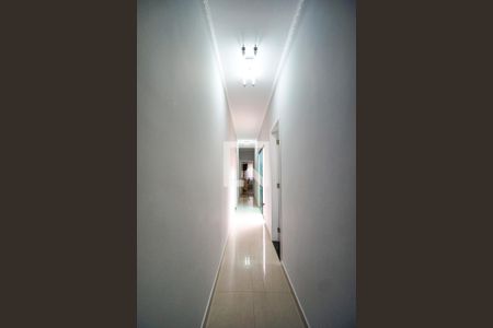 Casa à venda com 387m², 5 quartos e 4 vagas Casa à venda com 387m², 5 quartos e 4 vagasCorredor dos quartos