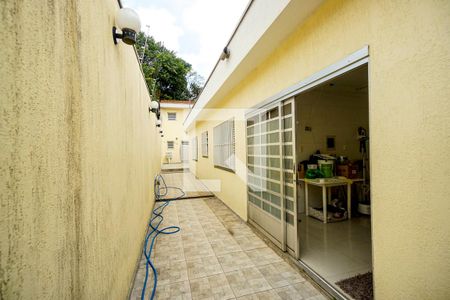 Casa à venda com 387m², 5 quartos e 4 vagas Casa à venda com 387m², 5 quartos e 4 vagasQuintal