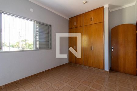Casa à venda com 180m², 4 quartos e 4 vagasQuarto 3