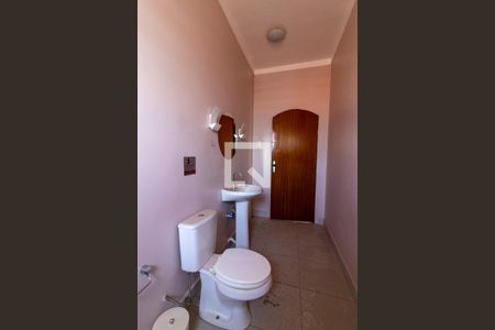 Casa à venda com 180m², 4 quartos e 4 vagasBanheiro