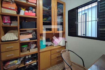 Casa à venda com 260m², 2 quartos e 4 vagasEscritório