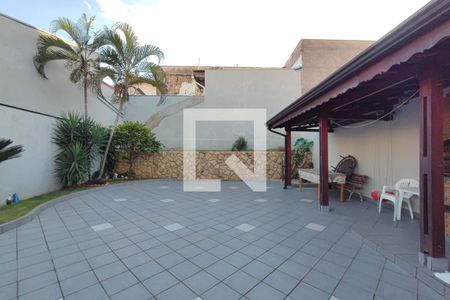 Casa à venda com 260m², 2 quartos e 4 vagasQuintal