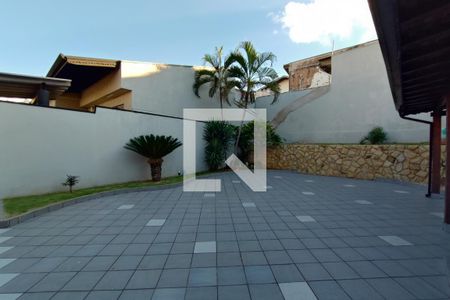 Casa à venda com 260m², 2 quartos e 4 vagasQuintal