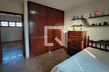 Casa à venda com 260m², 2 quartos e 4 vagasQuarto 2