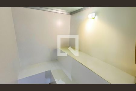 Casa à venda com 471m², 5 quartos e 4 vagas Casa à venda com 471m², 5 quartos e 4 vagasÁrea comum