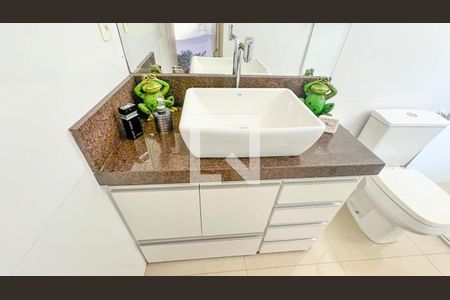 Casa à venda com 471m², 5 quartos e 4 vagas Casa à venda com 471m², 5 quartos e 4 vagasBanheiro/Quarto 5